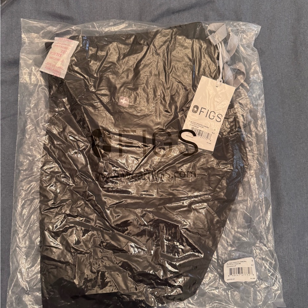New FIGS High Waisted Zamora Scrub Pants Petite Medium Black NWT - Picture 2 of 4